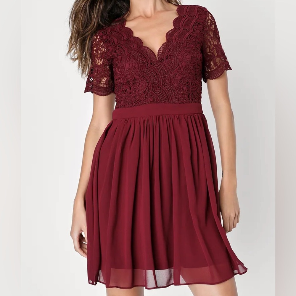 Lulus burgundy short sleeve skater mini dress, size small
